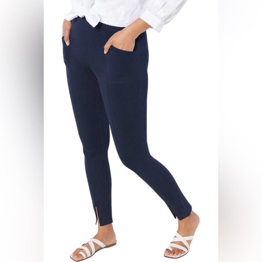 P59 *NWOT Susan Graver Weekend Navy Pull On Ankle Crop Pant - Size XSP